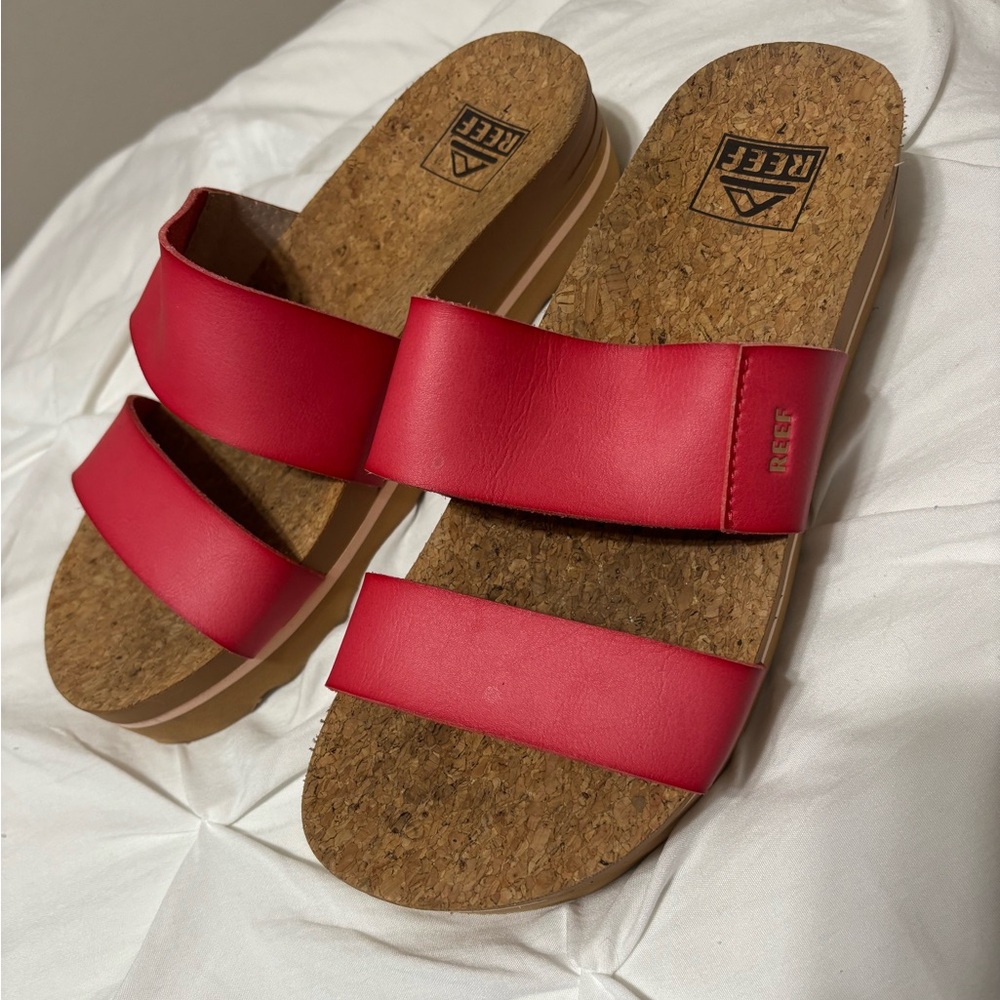Reef reddish/hot pink Cork Slide Sandals
Barely used